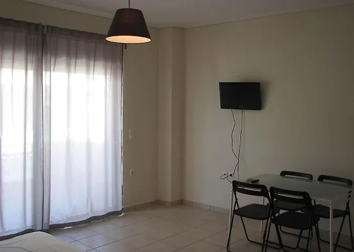 Studio Α Οροφου Με Θεα Στο Βουνο